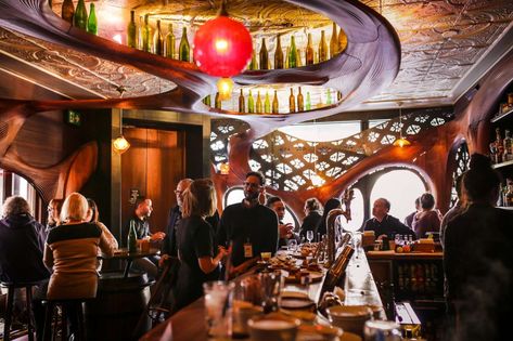 Best Restaurants in Toronto: All the Places You Need to Try Now - Thrillist Toronto Bars, Best Restaurants In Toronto, Rich Food, Toronto Restaurants, Cozy Patio, Beautiful Bars, Dive Bar, Best Bars, Conde Nast Traveler