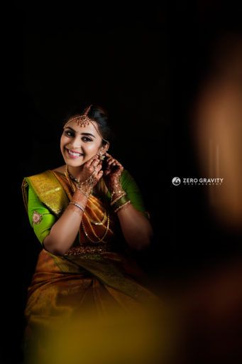 Bride Portrait Photography, Gravity Photography, Bts Watch, Indian Bride Poses, Indian Bride Photography Poses, Indian Wedding Poses, Couples Outfits, Bride Photos Poses, Indian Wedding Bride