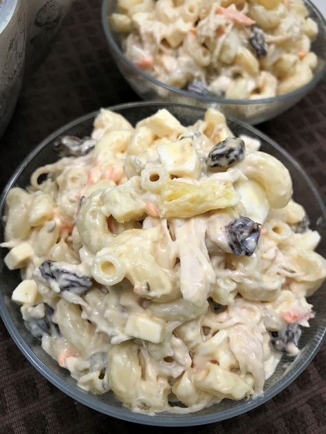 Chicken Macaroni Salad is easy to make and very delicious. This Filipino version of Chicken Macaroni Salad recipe is creamy with just the right amount of sweetness. Serve as a side dish or as a dessert. Chicken Macaroni Salad Filipino-style is packed with cheese, egg, relish, pineapple and the creaminess of mayonnaise and condensed milk. Written recipe: https://lolakusinera.com/chicken-macaroni-salad/ Macaroni Salad Aesthetic, Macaroni Salad Filipino Style, Phillipino Recipes, Chicken Macaroni Salad Recipe, Filipino Salad, Filipino Macaroni Salad, Macaroni Chicken, Macaroni Salad Recipes, Mexican Macaroni Salad