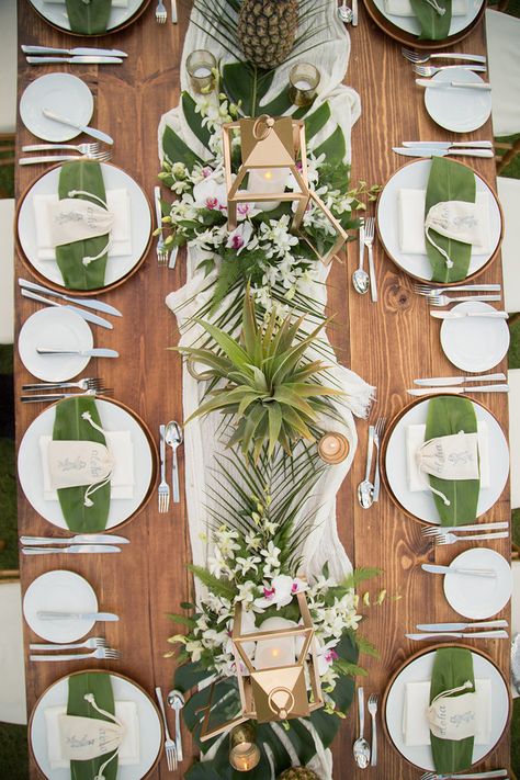 Ti Leaf Wedding decor, monstera table decor, tropical wedding table setting Green And White Tropical Wedding Table Settings, Hawaii Wedding Decor Reception Ideas, Palm Table Setting, Palm Leaf Table Setting, Caribbean Table Decorations, Island Wedding Table Decor, Bali Table Setting, Hawaii Table Setting, Monstera Table Decor