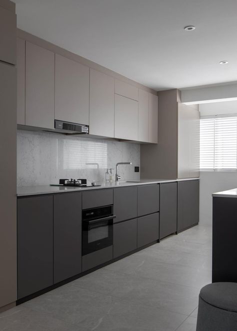 Check out this Contemporary-style HDB Kitchen and other similar styles on Qanvast. Modern Hdb Kitchen, Hdb Modern Contemporary, Modern Kitchen Condo, Grey Kitchen Mood Board, Grey Two Tone Kitchen, Hdb Kitchen Ideas, 4 Room Bto Kitchen, Hdb Kitchen Cabinet, Flush Kitchen Cabinets