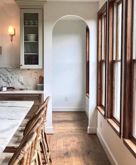 Boho Minimalist Living Room, Minimalist Room Design, Archways In Homes, Cozy Farmhouse Bedroom, Modern Boho Bedroom, Becki Owens, Rustic Home Design, Room Ambiance, Hygge Home