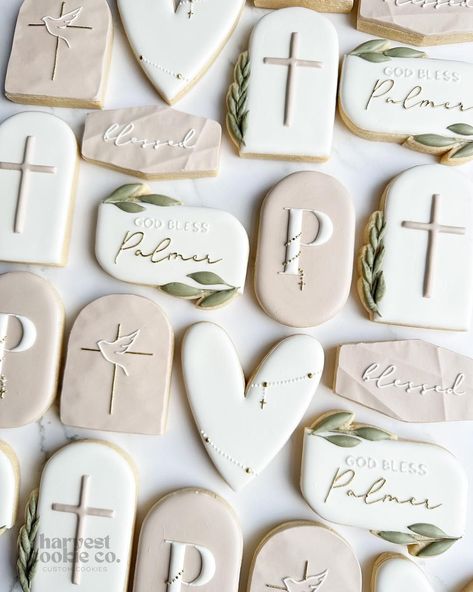 A baptism set with the prettiest little details 🕊️ Inspired by @sixonefoursweets greenery plaque @wildflourbakeryla heart… | Instagram God Bless Cookies, Baby Blessing Party, Baptism Desserts, Greenery Arch, Royal Icing Sugar Cookies, Icing Sugar Cookies, Christening Cookies, Cross Cookies, Baptism Cookies