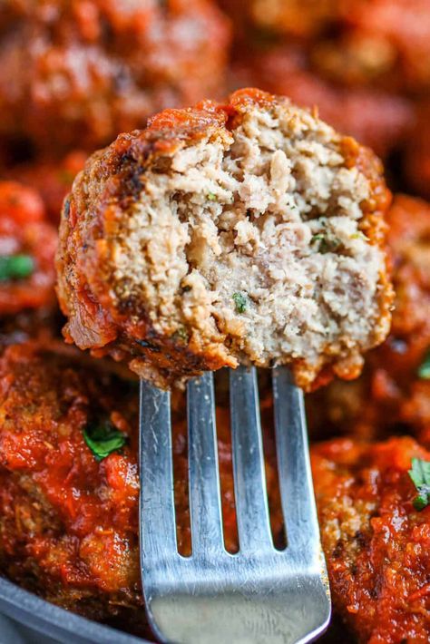 Best Italian Meatball Recipe, Authentic Italian Meatballs, Homemade Italian Meatballs, Italian Meatballs Recipe, Meatball Sauce, Meatball Recipes Easy, How To Cook Meatballs, Italian Meats, Meatball Recipe