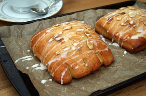 Apple Bear Claw Recipe, Bear Claw Recipe, Hummingbird Bakery, Bear Claw, Bear Claws, Bakery Business, Apple Recipes, Cape Cod, Recipe Ideas