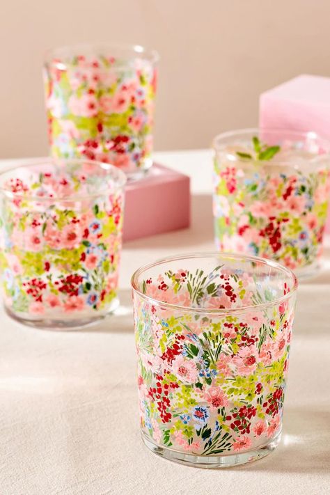 How To Decorate Drinking Glasses, Floral Home Decor Ideas, Cute Designs For Glass Cups, Cute Drinking Glasses, Glass Cup Design, Everyday Drinks, Kitchen Glasses, Floral Kitchen Decor, Elegant Glassware