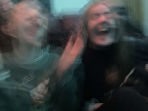 People Being Happy Aesthetic, Happy Personality Aesthetic, Happy Blurry Aesthetic, Laughing People Aesthetic, Blurry Smile Aesthetic, Happy Carefree Aesthetic, Happy Friendship Aesthetic, Laugh Aesthetic Girl, Laughing People Photography