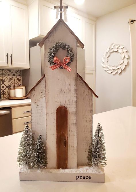 Wooden Church, Christmas Diy Wood, Barn Wood Crafts, Wooden Christmas Decorations, Christmas Church, Church Crafts, Christmas Wood Crafts, Christmas Decorations Rustic, Christmas Ornament Crafts