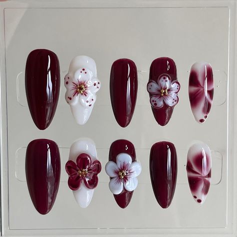 Detailed hand sculpted 3d flowers ❣️ Simple Nail Stickers, Nails Design 3d Flowers, 3d Nail Art Design, Nails Flowers Designs, Nails With 3d Designs, 3 D Nail Art Design, Red 3d Flower Nails, Gel Flower Nail Designs, Nail 3d Designs