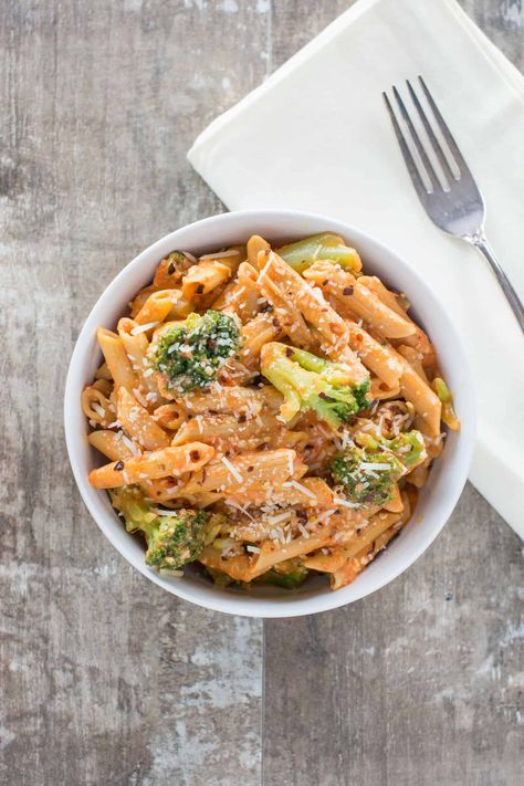 Red Lentil Pasta Recipes, Creamy Red Pepper Sauce, Lentil Pasta Recipe, Red Lentil Pasta, Garlic Roasted Broccoli, Garlic Broccoli, Roasted Red Pepper Sauce, Lentil Pasta, Vegetarian Pasta Recipes