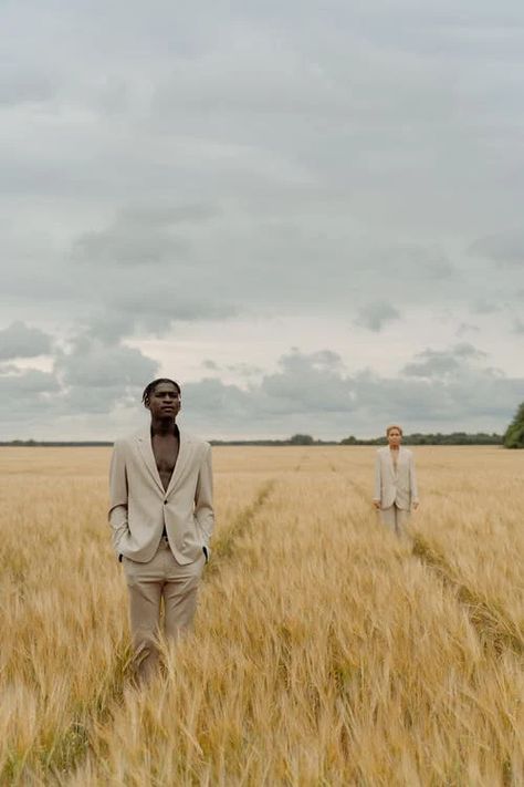 Farm Fashion Photography, People In Landscape Photography, 3 Model Photoshoot, People Running In A Field, Fashion Photography Two Models, Outdoor Fashion Photoshoot, Photo Shoot In Field, Two People Photoshoot, Fall Aesthetic Photoshoot