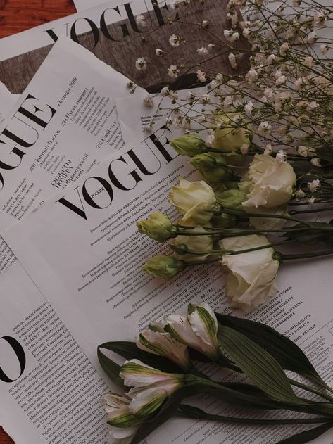 Vogue Flowers Aesthetic, Vogue Wallpaper Laptop, Vogue Wallpaper Iphone, Vogue Wallpaper Macbook, Vogue Covers Aesthetic, Vogue Aesthetic Wallpaper, Ipad Cover Aesthetic, Vogue Magazine Aesthetic, Nails Wallpaper