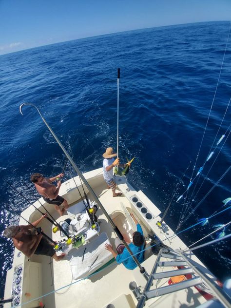 Deep Sea Fishing Capt. Tom's Big Game Fishing offers thrilling deep-sea fishing adventures in Los Suenos, Costa Rica. Their experienced crew targets trophy fish like marlin, sailfish, and tuna. With top-notch equipment and a modern vessel, they ensure a safe and enjoyable trip. Choose from customizable packages for full or half-day excursions. With stunning coastal beauty and exceptional customer service, it's the perfect choice for an unforgettable fishing experience in Costa Rica. Quepos Costa Rica, White Marlin, Marlin Fishing, Game Fishing, Big Game Fishing, World Cat, Charter Boat, Fishing Adventure, Fishing Charters