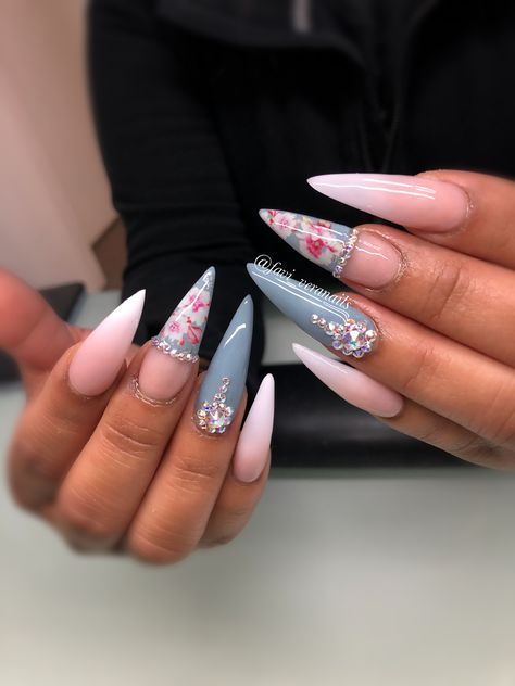 Foil Transfer Nails Designs, Nail Transfer Foil Designs Ideas, Foil Transfer Nails, Transfer Foil Nail Art Design, Foil Nail Art Designs Ideas, Nail Foil Designs Ideas, Transfer Foil Nails, Transfer Foil Nail Art, Flower Pattern Nails