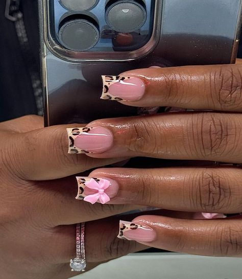 Short Classy Set Nails, Nail Ideas Baddie Short, Short Acrylic Thanksgiving Nails, Ghana Nail Designs, French Tip With One Nail Different, Short Birthday Set Nails, Short Nail With Flowers, French Tips Nails Color, Almond Acrylic Christmas Nails