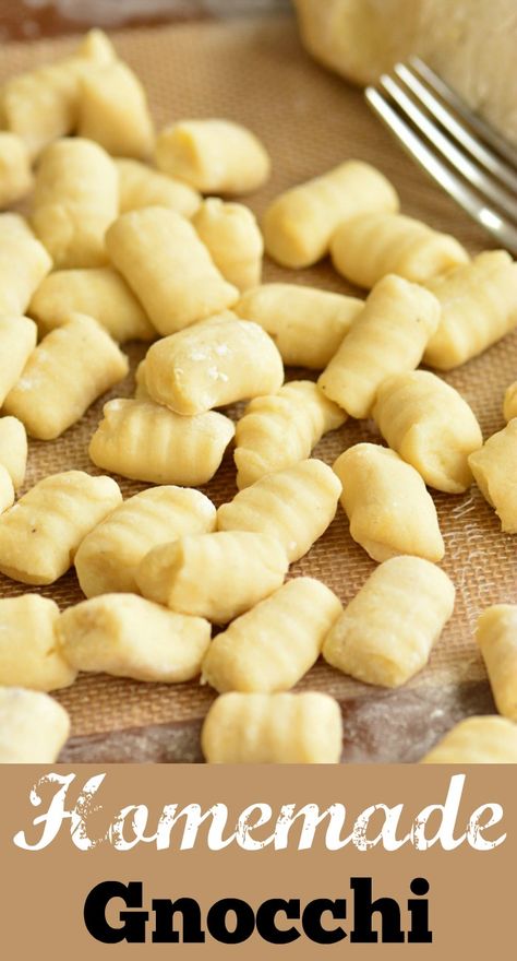 Gnocchi is one of the best comfort dishes. Soft, fluffy pasta made with potatoes and you can make an endless variety of dishes with it. Recipe Critic Recipes, Gnocchi Potato, Gnocchi Homemade, Homemade Pastas, Gnocchi Recipes Easy, Gnocchi Recipes Homemade, Gnocchi Dishes, Pasta Homemade, Girls Lunch