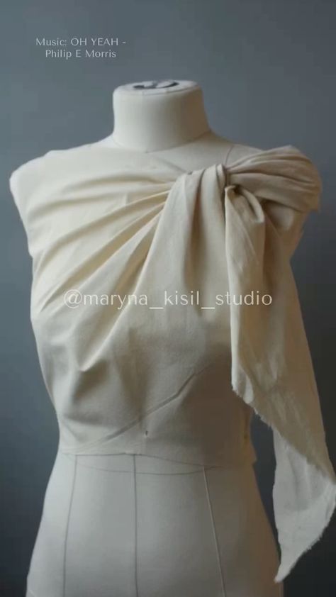 Oblique Twist, Draping Design, Draping Pattern, Draping Dress, Draping Techniques, Pattern Draping, Stylish Short Dresses, Fashion Design Patterns, Designer Drapes