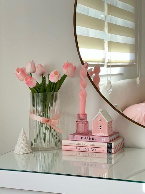 ليلو وستيتش, Hiasan Bilik, Pinterest Room Decor, Girly Room, Preppy Room, Redecorate Bedroom, Cute Room Ideas, Room Makeover Bedroom, Pink Room