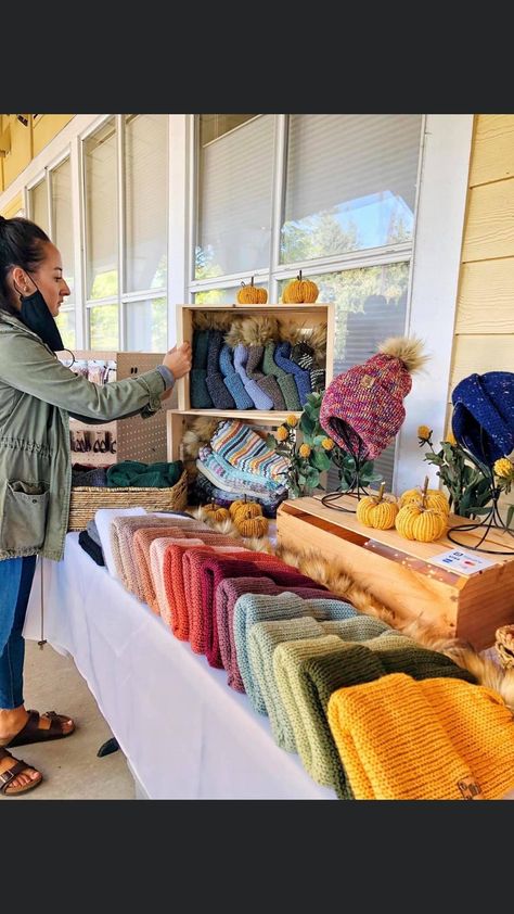 Embroidery Vendor Display, Knitting Booth Display, Craft Show Kitchen Towel Display, How To Display Crochet Hats, How To Display Knitted Items For Sale, How To Display Beanies For Sale, Yarn Booth Display Ideas, Beanie Display Boutique, Yarn Market Display