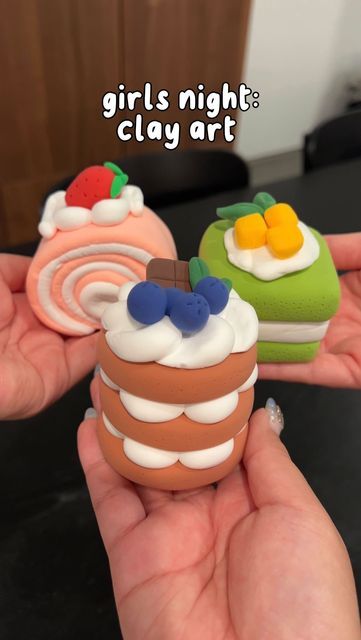 Things To Make Out Of Playdough, Polymer Clay Crafts Diy Miniature Food, Super Easy Clay Ideas, Things To Make Out Of Modeling Clay, What To Do With Modeling Clay, Cute Clay Crafts Kawaii, Mini Things To Make Out Of Clay, Fun Clay Projects, Easy Clay Ideas For Kids