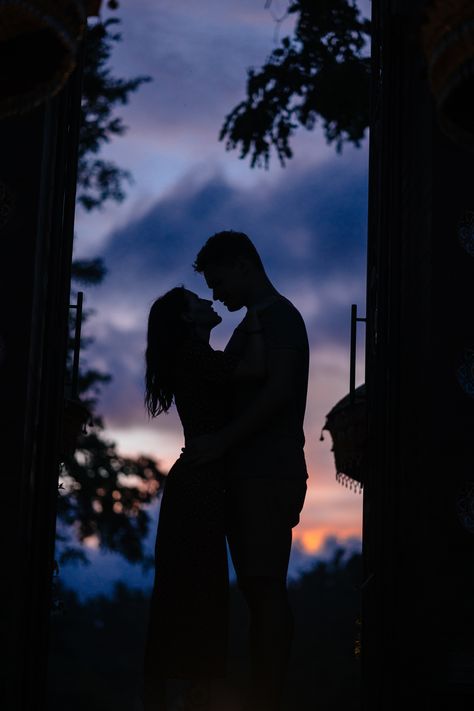 iphone xs max wallpaper hd wallpaper 1080p dark wallpaper mobile wallpaper black wallpaper hd iphone wallpaper hd apple wallpaper ipad wallpaper hd love girl Silhouette Of Couple, Kissing Silhouette, Romantic Couple Kissing, Love Couple Images, Silhouette People, Couple Silhouette, Hugging Couple, Sunset Background, Romantic Photos