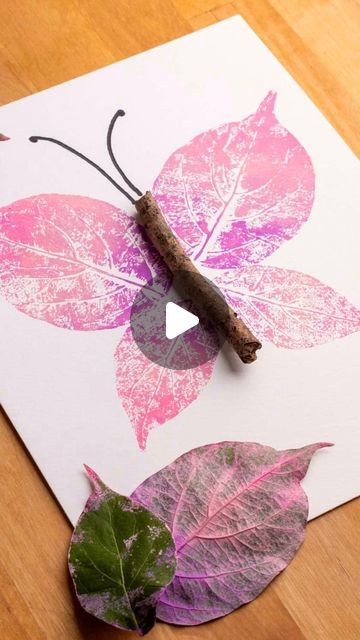 leaf painting - butterfly Leaf Butterfly, Butterfly Craft, Nature Craft, Butterfly Crafts, Toddler Art, Camping Crafts, Nature Crafts, Preschool Art, Leaf Art