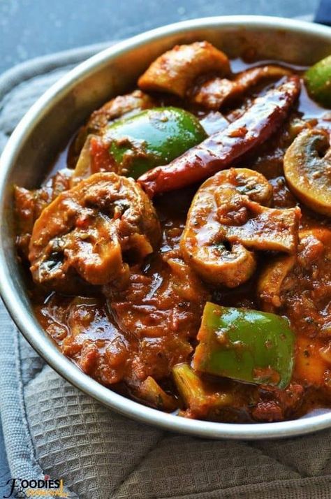 Button Mushroom Recipes Indian, Mushroom Gravy Recipe Indian, Button Mushroom Recipes, Kadai Mushroom, Mushroom Recipes Indian, Indian Vegetable Recipes, Mushroom Curry, Mushroom Gravy Recipe, Indian Dinner