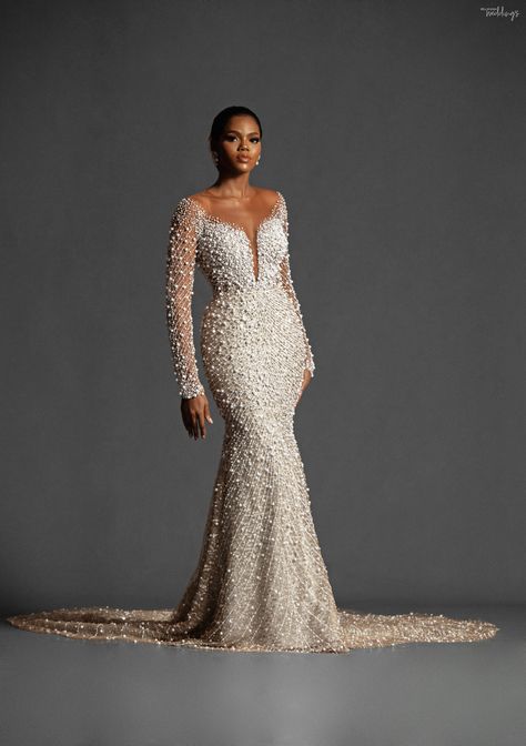 Bride Reception Dresses, Classy Wedding Dress, Dinner Dress Classy, Stylish Wedding Dresses, Fancy Wedding Dresses, Wedding Reception Dress, Fancy Wedding, Dream Wedding Ideas Dresses, Wedding Dresses Beaded