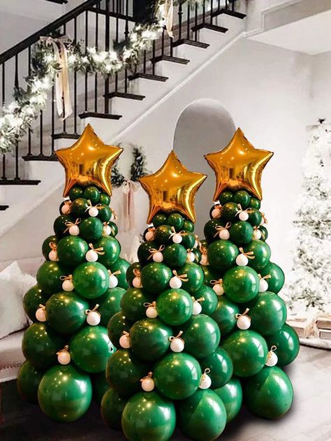 Balloon Tree, Christmas Balloon Decorations, Christmas Balloons, Office Christmas, Christmas Tree Design, Green Christmas Tree, Christmas Party Decorations, Noel Christmas, Xmas Party