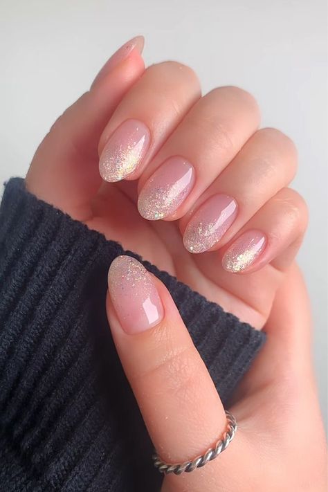 Gel Nails Ideas Wedding Guest, Fall Nails For Wedding Guest, Guest Wedding Nails, Glitter Ombre Nails Almond, Wedding Guest Nails Ideas, Nails For Wedding Guest, Nails Wedding Guest, Wedding Guest Nails, Nail References