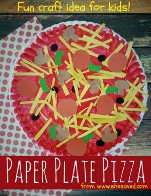 Looking for a fun craft for the kids? This Paper Plate Pizza Craft Idea is perfect for little hands and would make a wonderful preschool or kindergarten activity! Paper Plate Pizza Craft, Paper Plate Pizza, Pizza Craft, Kindergarten Activity, Daycare Crafts, Paper Plate Crafts, Plate Crafts, Kraf Diy, Classroom Crafts