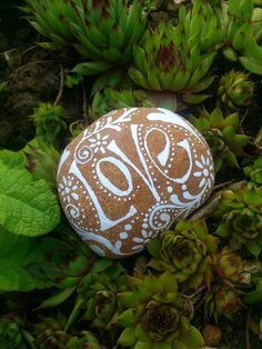 Painted Pebbles, The Word Love, Rock And Pebbles, Painted Rocks Diy, Mandala Rocks, Painting Rocks, Word Love, Paint Rock, Rock Painting Designs