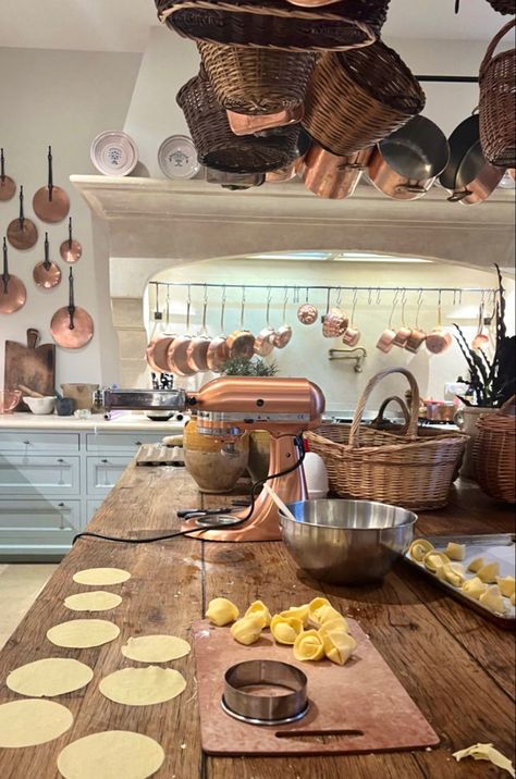 Cooking Kitchen Aesthetic, Italian Kitchen Aesthetic, Europe Living, Cold Moon, Cottagecore Home, Farm Lifestyle, Kitchen Aesthetic, Happy Kitchen, Aesthetic Kitchen