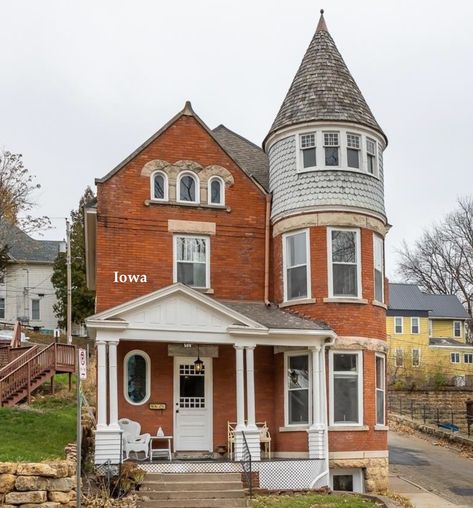 Cheapish c.1906 Queen Anne Victorian Home For Sale in Iowa $195K - Old Houses Under $50K Restored Victorian Homes, Queen Anne Victorian House, Historic Homes For Sale, Old Victorian Homes, Queen Anne Victorian, Open Staircase, Heritage House, Old Houses For Sale, Historic Houses