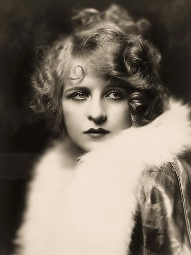 Woman, female, lady, fur, hair, fashion, beauty, pretty, make-up, vintage, history, photograph, photo, sapira Flapper Era, Ziegfeld Follies, Clara Bow, Silent Film Stars, The It Girl, 1920s Flapper, Silent Movie, Actrices Hollywood, Silent Film