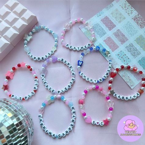 #Jewellery_Bracelets #Pastel #Pastel_Y2k #Velvet_Accessories Cute Beaded Bracelets, Pastel Y2k, Taylor Swift Bracelets, Music Bracelet, Velvet Accessories, Swift Bracelets, Apple Watch Bands Fashion, Preppy Bracelets, Cute Friendship Bracelets