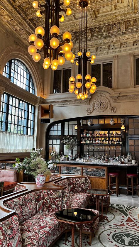 chewyorkcity on Instagram: The most gorgeous new hotel with restaurants from Estela and Lodi team🥂 • • • #nyc #newyorkcity #nychotels #orchardstreet #lowereastside The Ludlow Hotel Nyc, Ludlow Hotel, New York Restaurants, Lafayette Hotel, Manifesting Board, Ny Hotel, Nyc Hotels, Nyc Restaurants, 2025 Vision