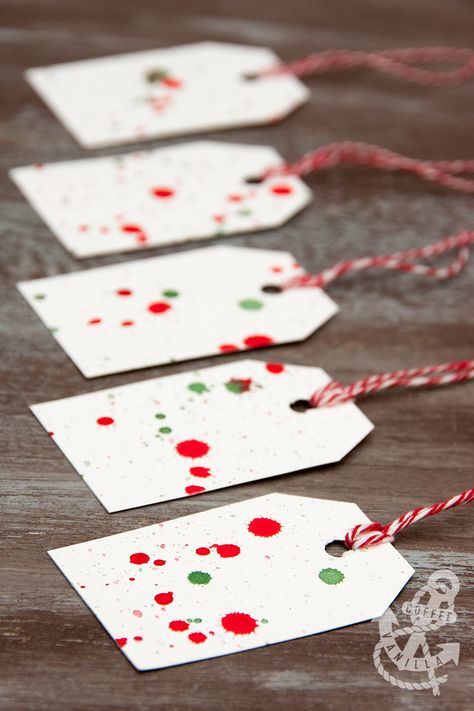 DIY Watercolour Gift Tags & Wrapping Paper Watercolour Gift Tags Christmas, Watercolor Gift Tags Christmas Diy, Handmade Tags Ideas, Unique Gift Wrapping Ideas Birthdays, Homemade Christmas Tags, Christmas Gift Tag Ideas, Unique Gift Wrapping Christmas, Gift Tag Ideas, Christmas Tags Handmade