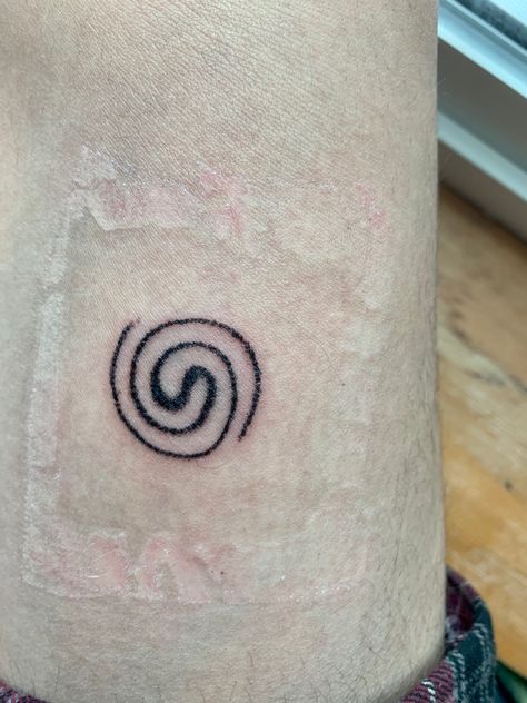 Fresh swirl stick n poke on leg Simplistic Stick And Poke, Big Stick N Poke Tattoo, Patchwork Tattoo Ideas Stick And Poke, Flower Tattoos Stick And Poke, Centipede Stick And Poke, Eye Stick And Poke Tattoo, Small Hand Stick And Poke Tattoo, Indie Stick And Poke, Couple Stick And Poke