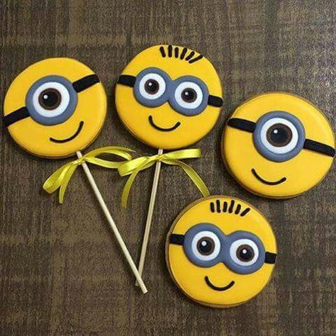 Minions, Minions Cake Pops, Candy Bar Minions, Minion Cups, Minion Cake Pops, Minion Cookies, Chocolate Covered Desserts, Candi Bar, Royal Icing Decorated Cookies