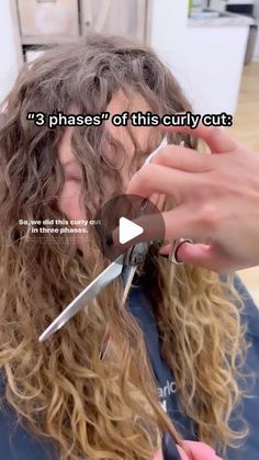 Butterfly Cut For Curly Hair, Long Haircut For Curly Hair, Haïr Cut For Curly Hair Girl, Layer Haircut For Curly Hair, How To Layer Curly Hair, Curly Hair Framing Pieces, Curly Haircut Diy, Layers For Long Curly Hair, Haïr Cut Wavy Hair