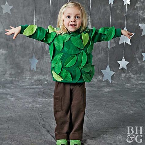 Tree Halloween Costume, Fantasia Diy, Sew Costume, Easy Halloween Costumes Kids, Paper Doll Costume, Brown Sweatpants, Tree Costume, Halloween School Treats, Halloween Tricks