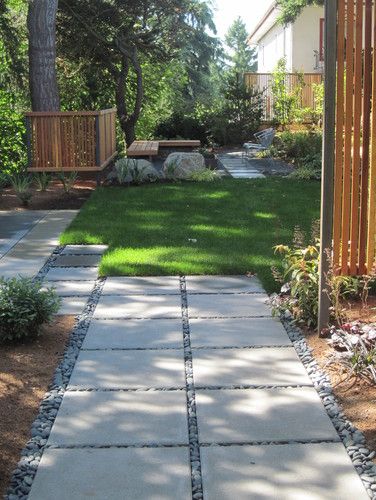 Square Paver Design, Pictures, Remodel, Decor and Ideas Sidewalk Pavers, Pavers Ideas, Moderne Have, Courtyard Landscaping, Concrete Stepping Stones, Paver Designs, Walkway Landscaping, Pathway Landscaping, Paver Walkway