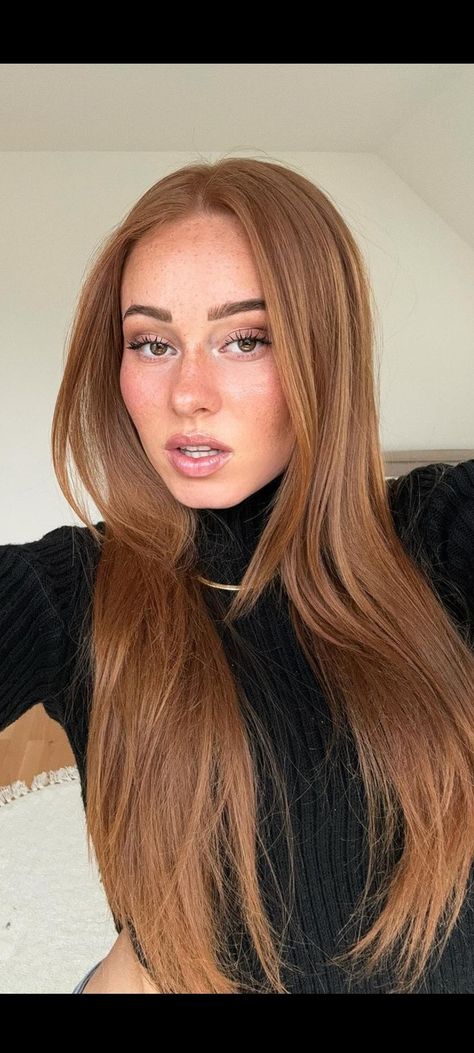 Light Copper hair and hazelnut eyes Copper On Light Brown Hair, Light Auburn Hair Color Brown, Brunette Going Redhead, Outfit Ideas Ginger Hair, Copper Brown Hair Olive Skin, Cowboy Copper Hair Green Eyes, Ginger Hair Tanned Skin, Ginger Light Hair, Brown Eyes Olive Skin Hair Color