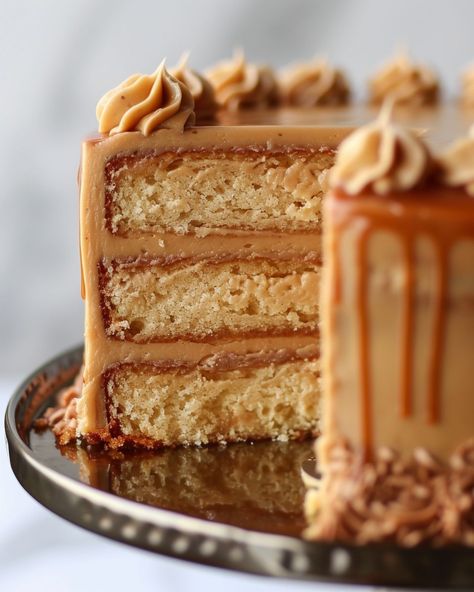 Easy Peanut Butter Cake, Pb Cake, Southern Caramel Cake, Caramel Cake Recipe, French Vanilla Cake, Nursing Cake, Butter Cake Recipe, Peanut Butter Cake, Caramel Cake