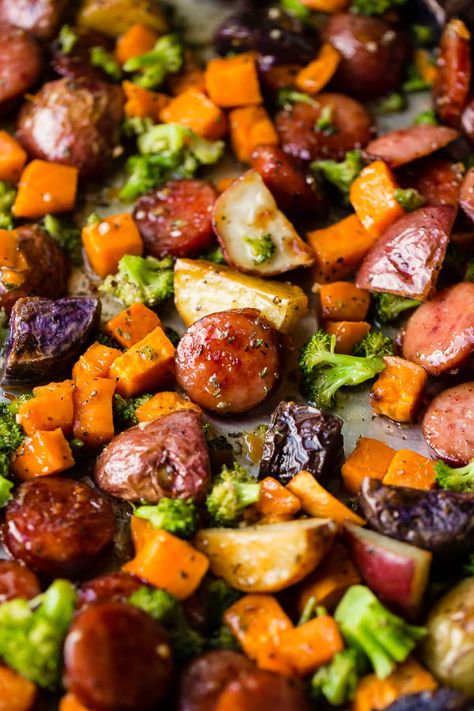 Kielbasa Dinner Ideas, Honey Garlic Kielbasa, Balanced Dinners, Kielbasa Dinner, Turkey Kielbasa Recipes, Kilbasa Sausage Recipes, Kielbasa And Potatoes, One Pan Dinner Recipes, Pork Entrees