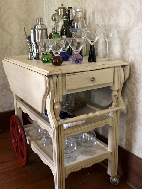 Antique Tea Cart, Vintage Tea Cart, Gold Bar Cart, Tea Trolley, Upcycled Furniture Diy, Tea Cart, Bar Cart Decor, Antique Tea, Contemporary House Design