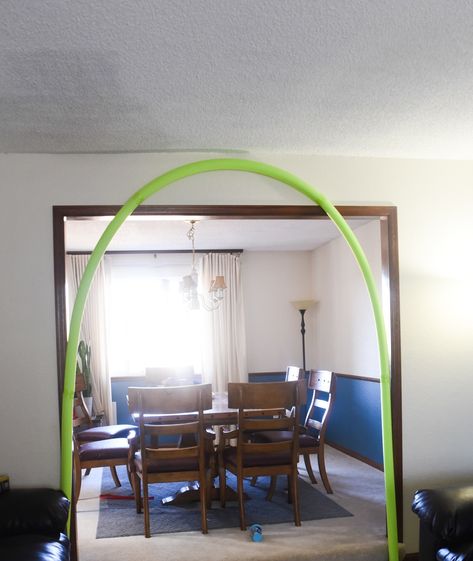 Dollar Tree Balloon Arch, Tree Balloon Arch, Tree Balloon, Balloon Arch Diy, Party Balloons Diy, How To Make Balloon, Balloon Garland Diy, Easy Backdrops, Diy Balloon Decorations