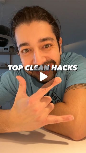 Home Cleaning Hacks Tips, How To Clean My House, Clean Home Hacks, Cleaning Walls Hacks, House Cleaning Videos, Diy Life Hacks Videos, Cleaning Solutions Homemade, Clean Kitchen Hacks, Wall Cleaning Hacks