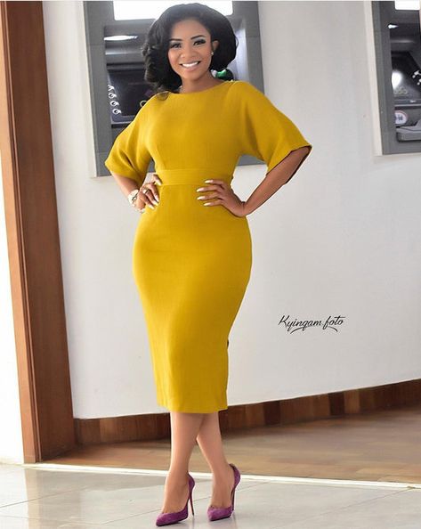 Yvenasha Shop Bodycon Dress Formal, Afrikaanse Mode, Straight Clothes, Office Dresses For Women, Bodycon Dress With Sleeves, Classy Dress Outfits, Half Sleeve Dresses, Necklines For Dresses, Maxi Skirts